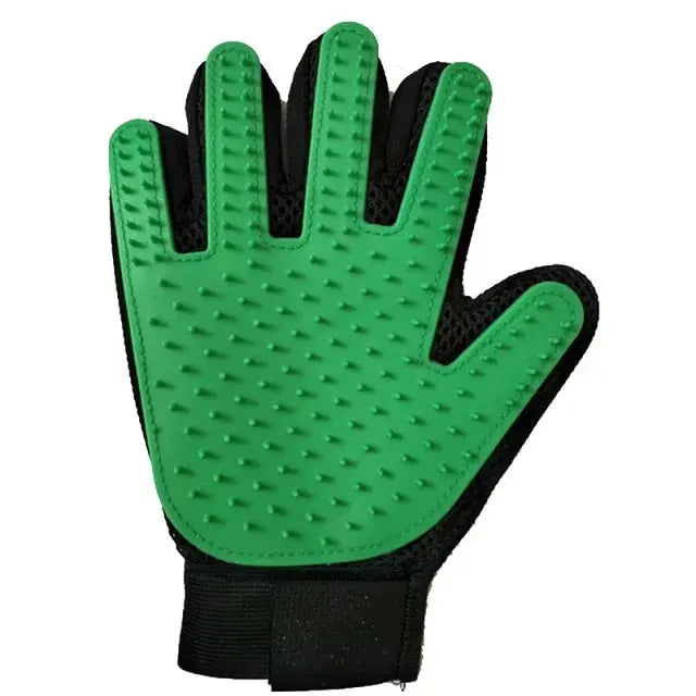 Pet Grooming Glove for Easy Daily Care | Kin & Kibble